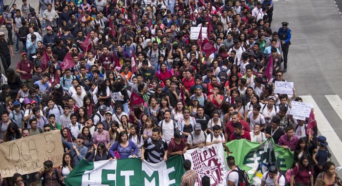 Marcha IPN 21-04-16 Ricardo Ortiz_Somoselmedio 2