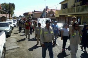 marcha-protesta-obreros-boleo-1-990x660