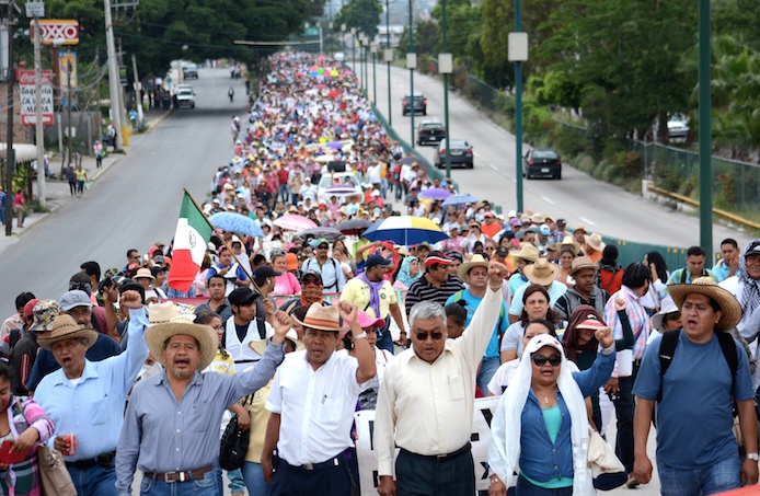 20 mil maestros en chilpancingo 11/06/16