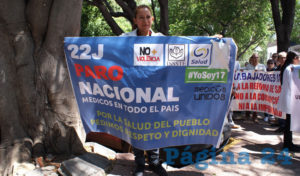 Respeto y dignidad es lo que exigen médicos para poder tratar a los pacientes, pues ni siquiera tienen medicamentos suficientes en las clínicas del IMSS, del ISSSSTE o de los centros de salud/Fotos: Francisco Tapia