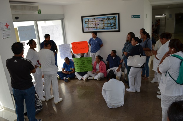 protesta hospital general playa del carmen (2)