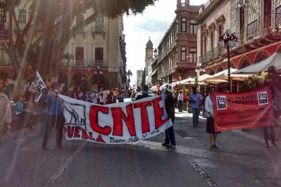 Marcha CNTE en Puebla contra la reforma educativa y anuncian más movilizaciones