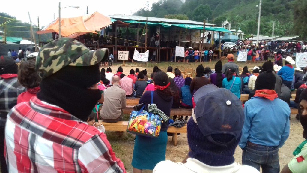 En la tarde el publico se vuelve a concentrar para continuar con el evento