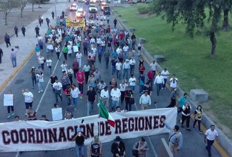 Milenio_Noticias-marcha_maestros_centro-analizan_paro_magisterial_MILIMA20160818_0400_8