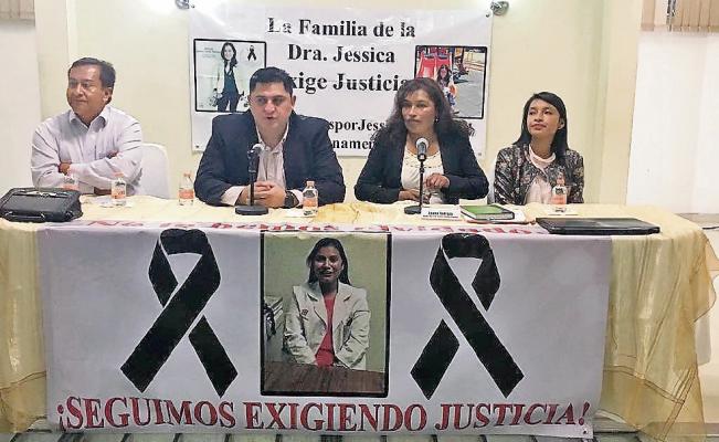 Padres de Jessica Sevilla solicitan ayuda para aclarar asesinato