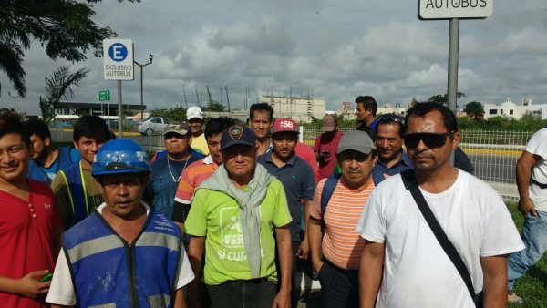Trabajadores reclaman pago de sueldos a empresa constructora (Yucatán)