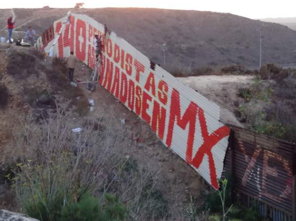 Más de 140 periodistas asesinados y desaparecidos en México, mural en Tijuana (Baja California)