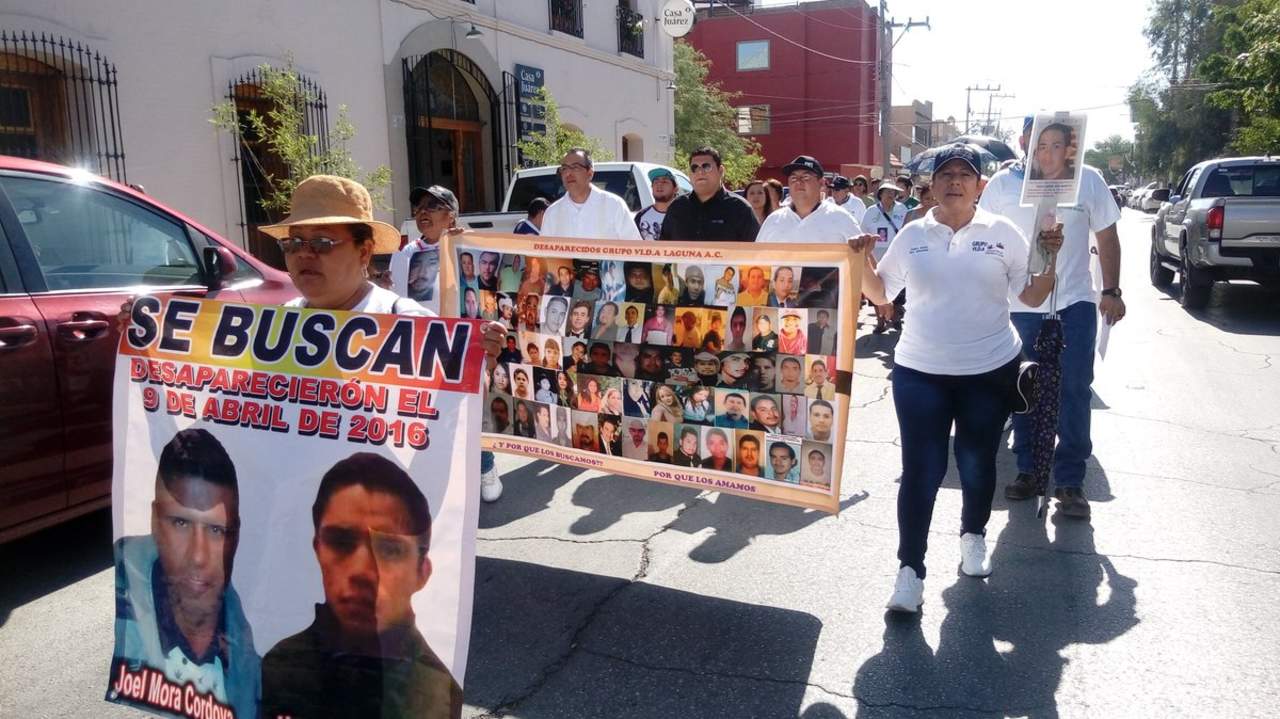 Marcha grupo Vida por sus desaparecidos en el Día de las Madres (Torreón, Coahuila)