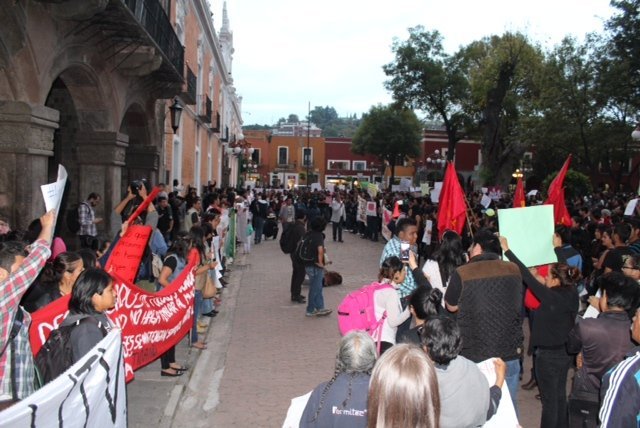 Hoy marchan padres de 43 desaparecidos de Ayotzinapa en Tlaxcala