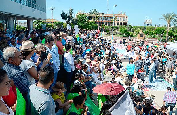 Protestan contra empresas mineras (Baja California Sur)