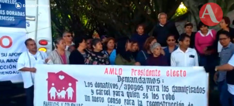 Damnificados de Morelos protestan en casa de AMLO (Video)
