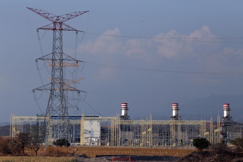Ejidatarios mantienen cinco amparos contra operación de la termoeléctrica de Huexca