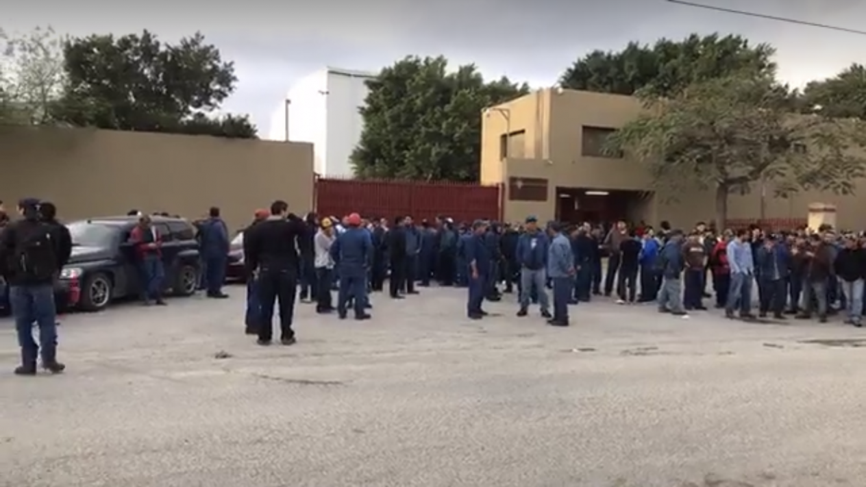 Mineras en Matamoros se van a huelga; piden incremento salarial (Tamaulipas)
