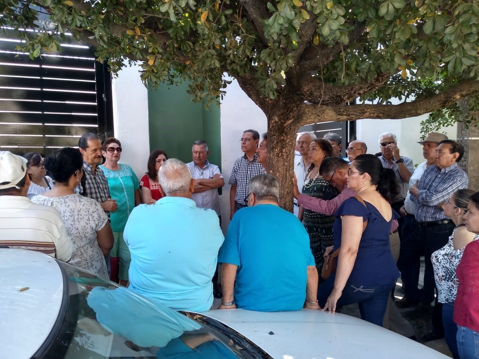 Jubilados y Pensionados del gobierno del estado exigen al TAE resolver sus demandas (Colima)