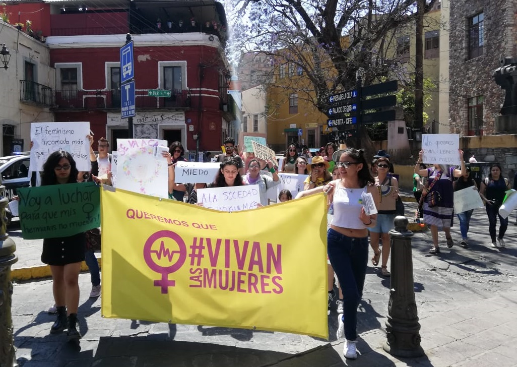 Mujeres toman las calles de Guanajuato capital y Celaya, exigen respeto a sus derechos