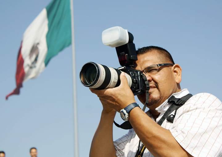 ATENTA FUERZA CIVIL CONTRA FOTOPERIODISTA DURANTE COBERTURA EN PENAL DEL TOPO CHICO (Nuevo León)