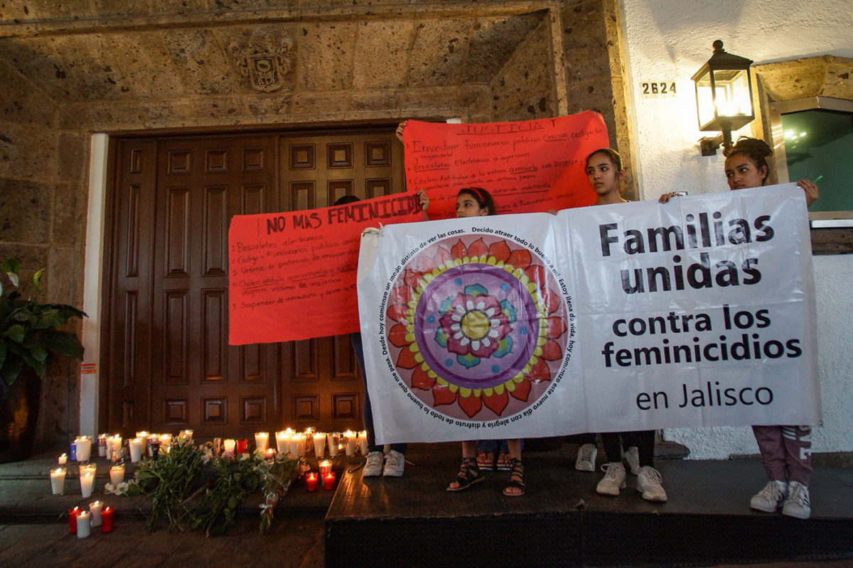 Mujeres confrontan a gobernador de Jalisco por el feminicidio de Vanesa Gaytán