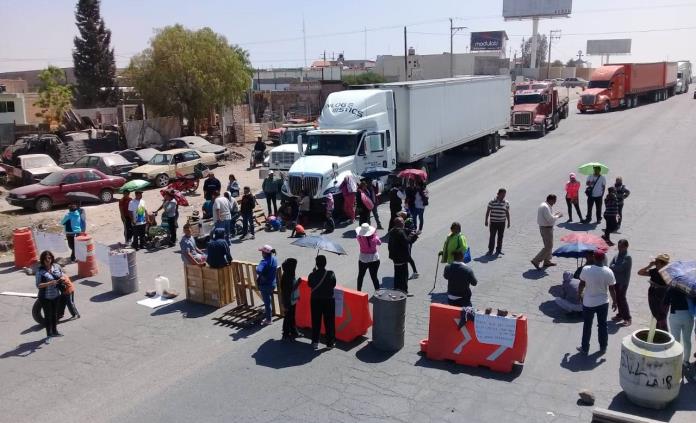 Manifestantes bloquean el bulevar Rocha Cordero (San Luis Potosí)