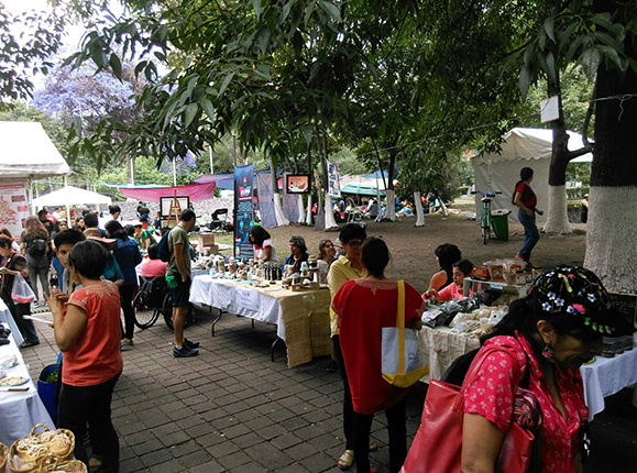 Colectivos de producción alternativa convergen en la Feria de Aniversario de la Cooperativa de Consumo de la Unidad Latinoamericana