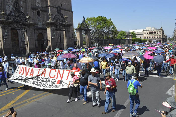 CNTE protesta en Centro Histórico de Morelia, Michoacán