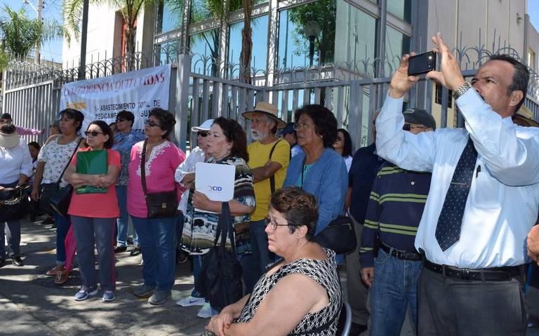 Se inconforman jubilados contra Ipejal por incumplimiento en su pensión (Jalisco)