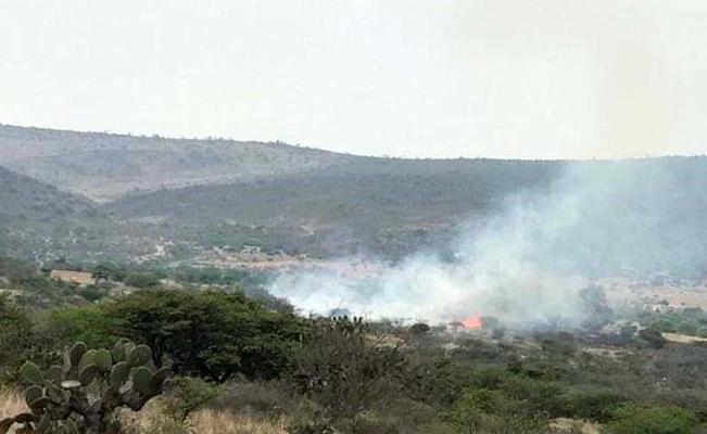 Ecologista acusa a desarolladores por incendio en Peña Colorada (Querétaro)
