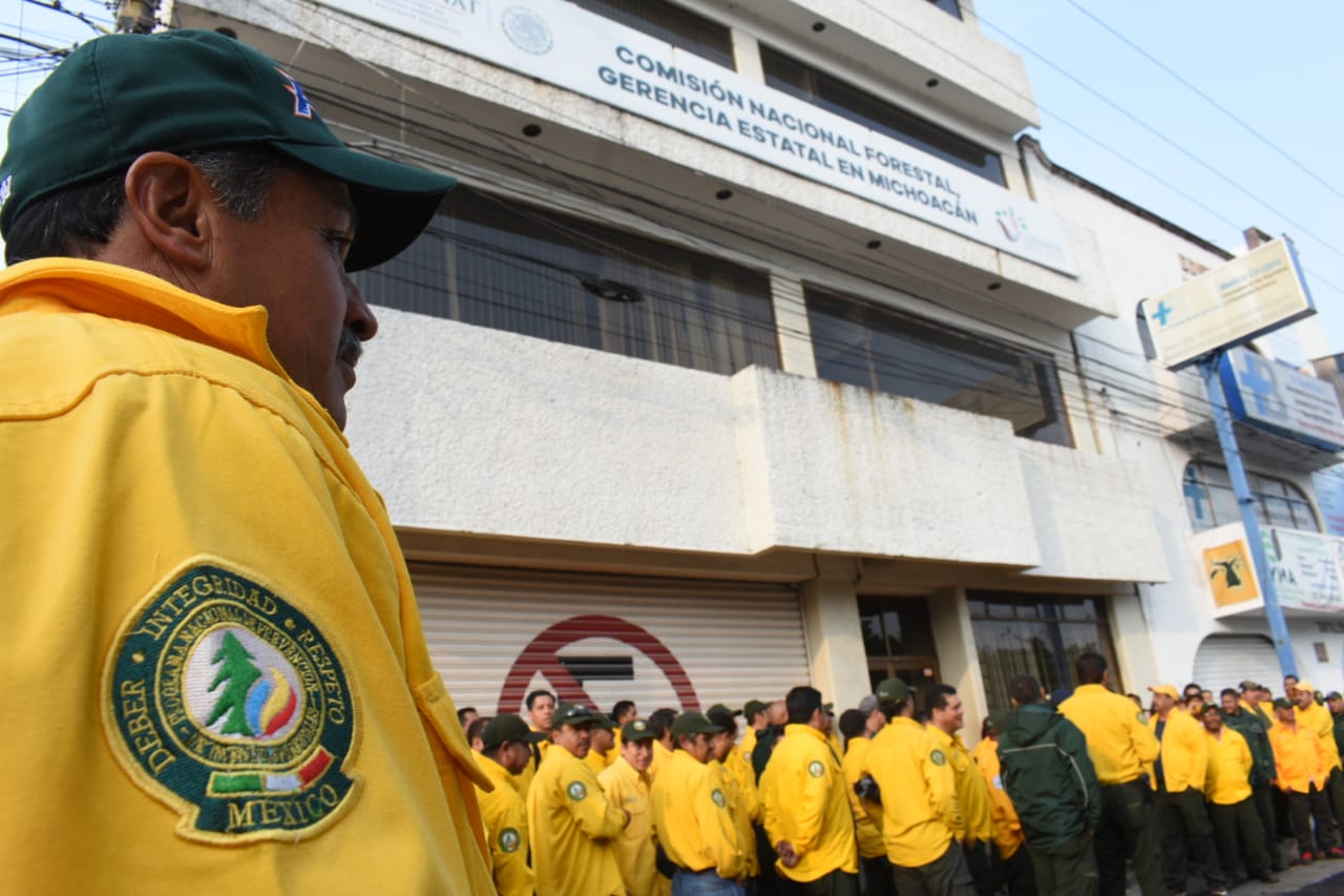 Brigadistas de Conafor demandan el pago de más de un millón de pesos  (Michoacán)