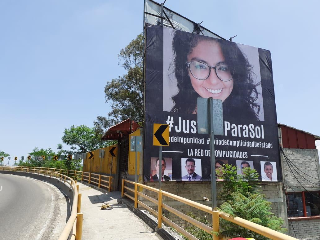 Feministas reinstalan carteles mutilados que pedían justicia al asesinato de Sol (Oaxaca)