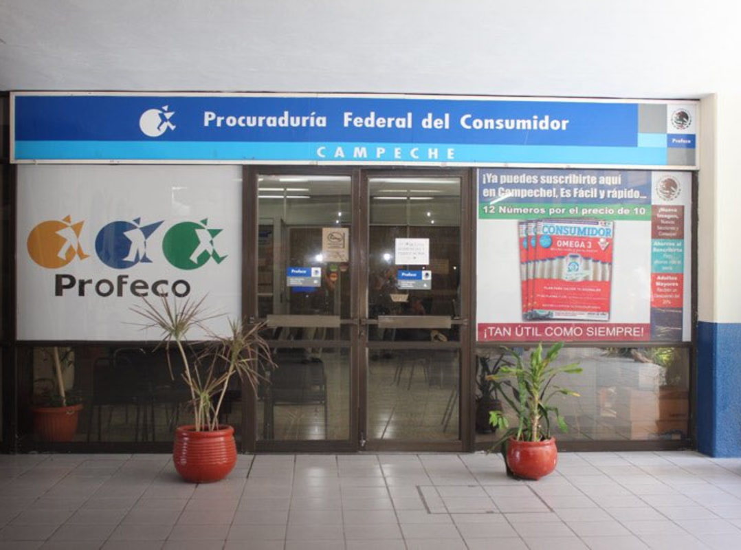Empleados de Profeco en Campeche protestan por el cierre de oficinas