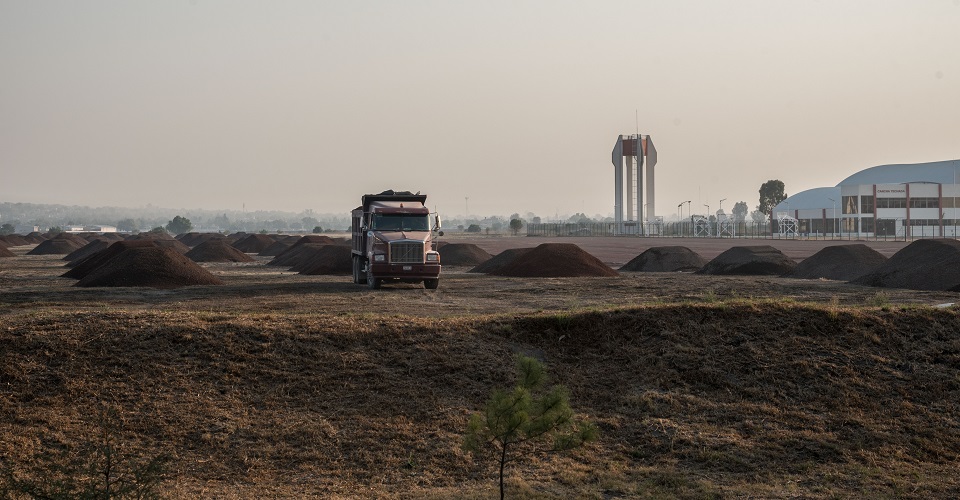 Extracción de agua y minería: preocupaciones ambientales de habitantes de Santa Lucía por aeropuerto (Estado de México)