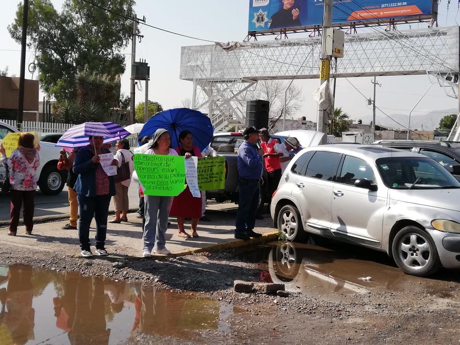 Ciudadanos se manifiestan en Tec de La Laguna contra instalación de Chemours (Durango)