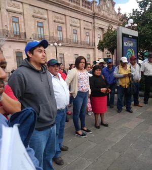 Se manifiestan frente al Congreso del Estado personas en riesgo de ser despojadas de su patrimonio (San Luis Potosí)