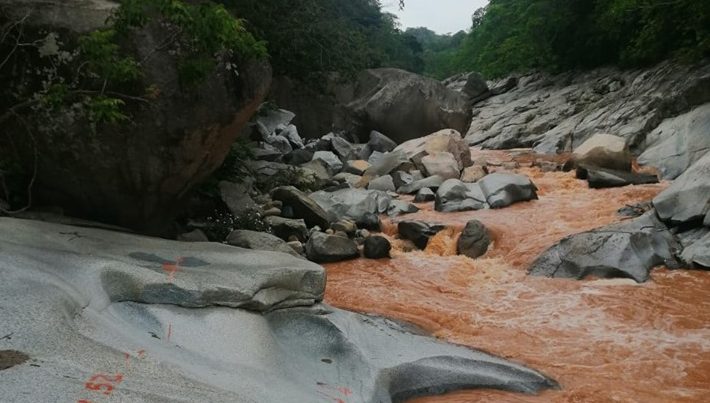 Cambia el color de río Los Horcones tras obras (Jalisco)
