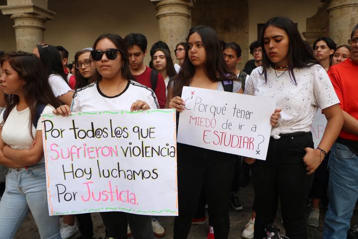 Marchan estudiantes para exigir seguridad (Jalisco)
