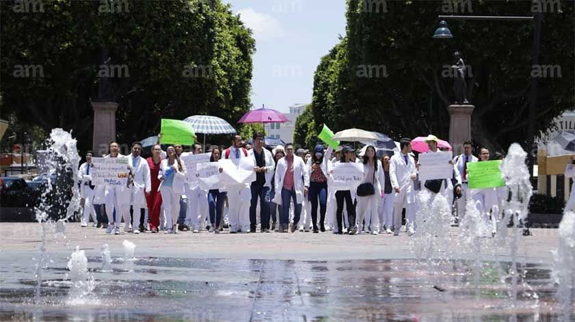 También pasantes de Medicina de Guanajuato se unen a paro nacional