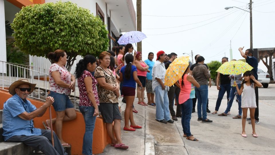 Exigen solución ante fallas de energía eléctrica en colonia de Culiacán (Sinaloa)