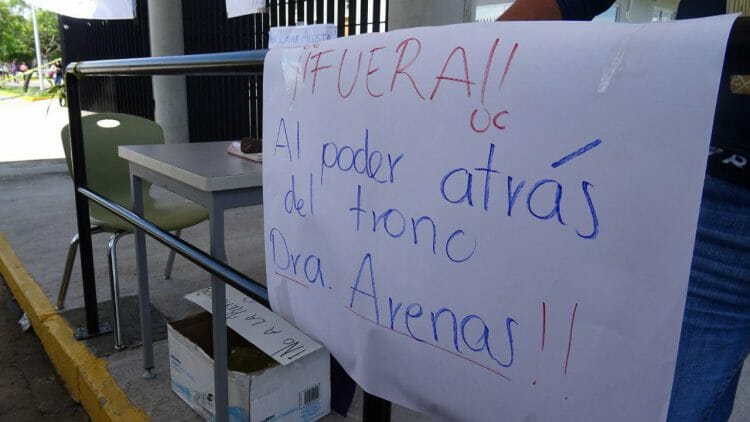 Sindicalizados del ENES León se manifiestan, denuncian anomalías y falta de pagos