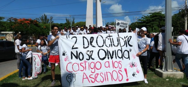 Marchan alumnos de Cancún a 51 años de la matanza estudiantil del 2 de octubre de 1968 en Tlatelolco