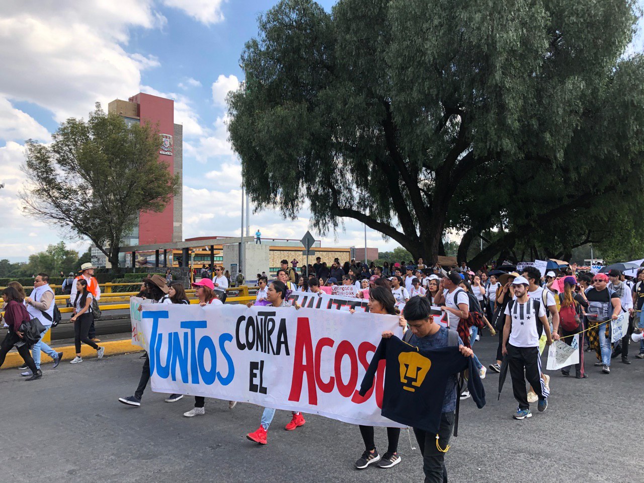Fuera acoso de la UNAM: estudiantes exigen atender casos de violencia de género y hostigamiento sexual (Ciudad de México)