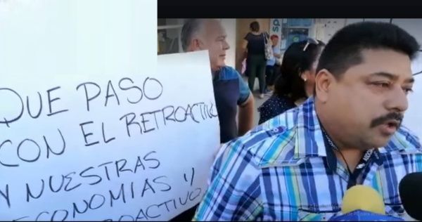 Protestan trabajadores de salud de Yucatán por falta de pago; piden renuncia de su líder sindical