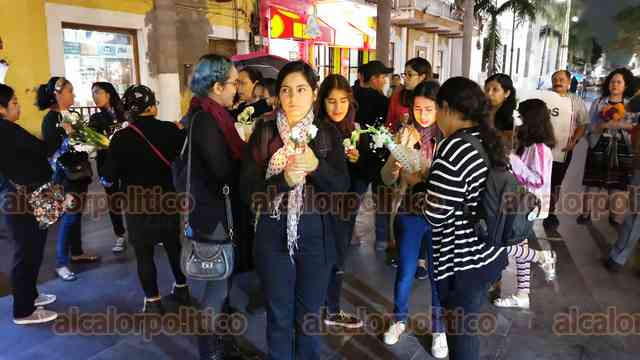 Alcalde de Veracruz deja plantadas a feministas en reunión para atender casos de violaciones