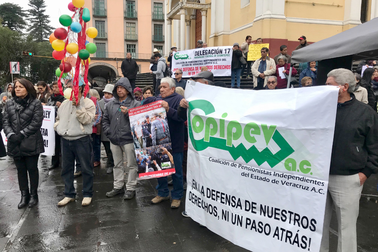 Pensionados exigen cárcel para exfuncionarios por agresión de 2015 (Veracruz)
