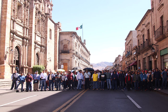 Se adeudan 800 mdp a trabajadores, reclama el Frente Cívico Social (Michoacán)