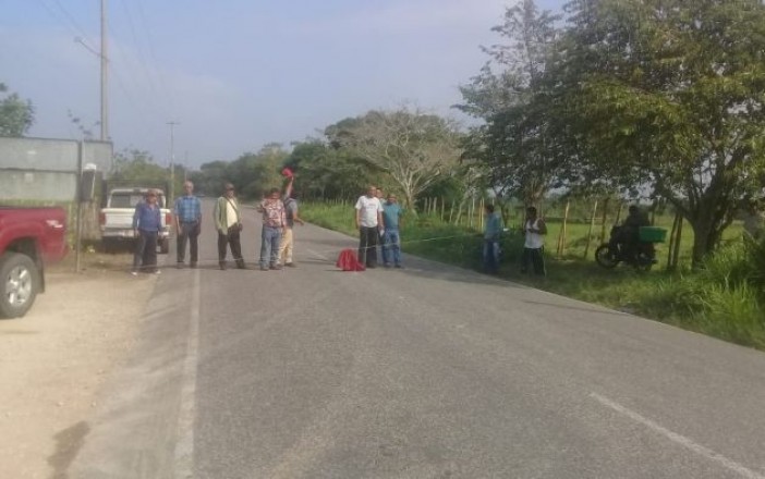 Campesinos bloquean Complejo de Pemex en Huimanguillo (Tabasco)