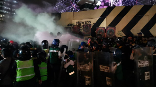 “Sí hubo gases”; Marabunta denuncia violación de protocolos en marcha por Ingrid Escamilla (Ciudad de México)