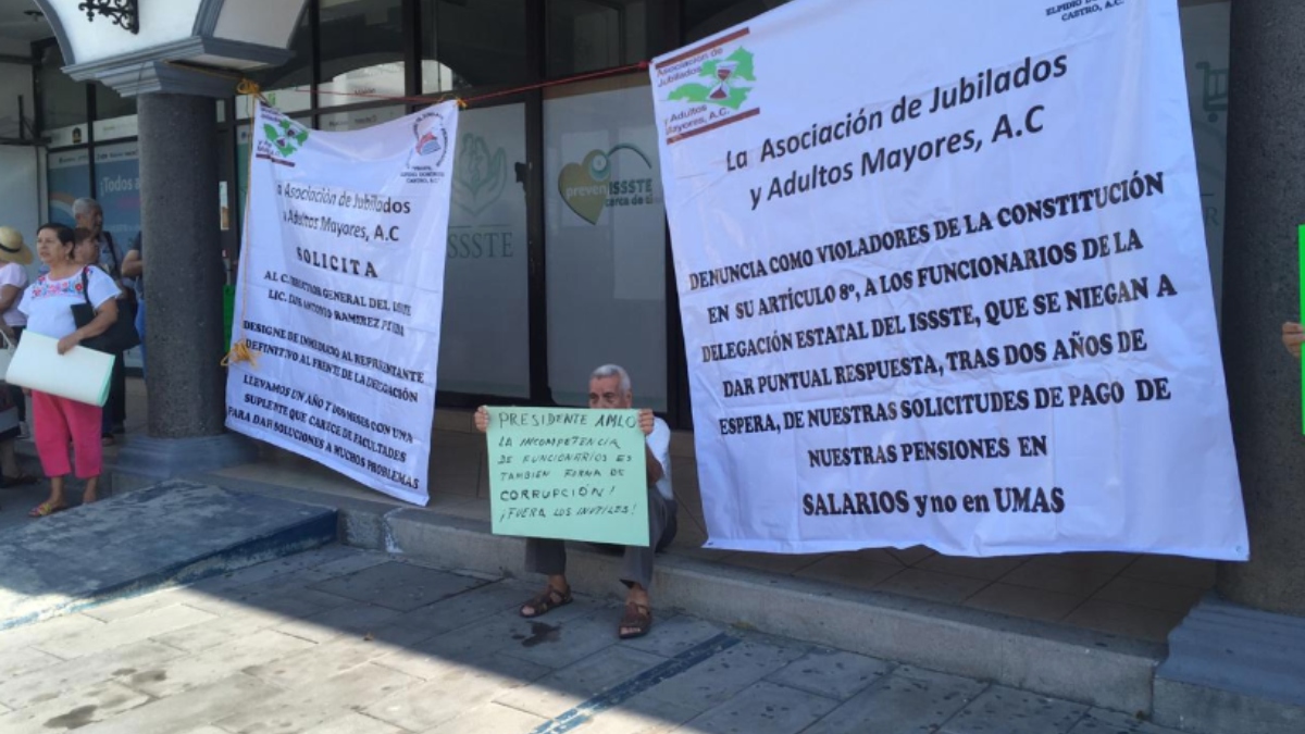 Asociación de Jubilados y Adultos Mayores exigen a ISSSTE Colima pago justo de pensiones