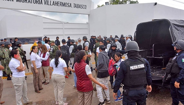 Aplica INM electrochoques a migrantes en Tabasco