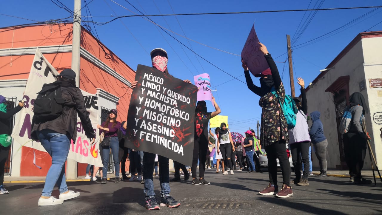 “Mujer, escucha, esta es tu lucha”, gritan oaxaqueñas en el 8M