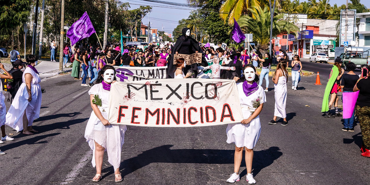 Marcha sin precedentes en Colima: 8m reúne a más de 5 mil mujeres