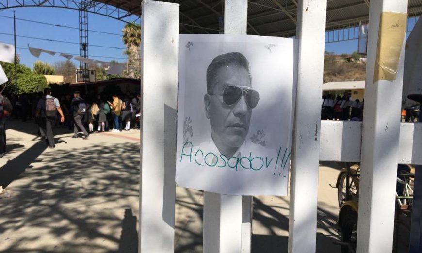 Detienen a presunto maestro acosador tras protesta de bachilleres en Oaxaca (Videos)